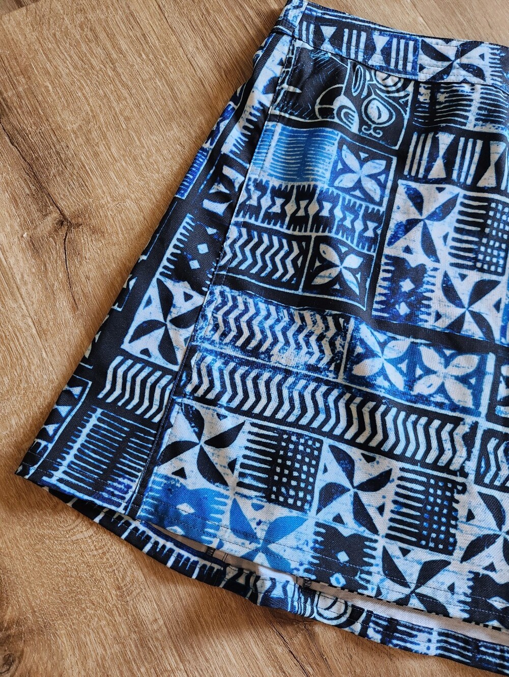 Ripskirt Pacific Tapa Blue Batik Print Length 1 Lotta Leg Skirt Size Medium - Picture 3 of 7